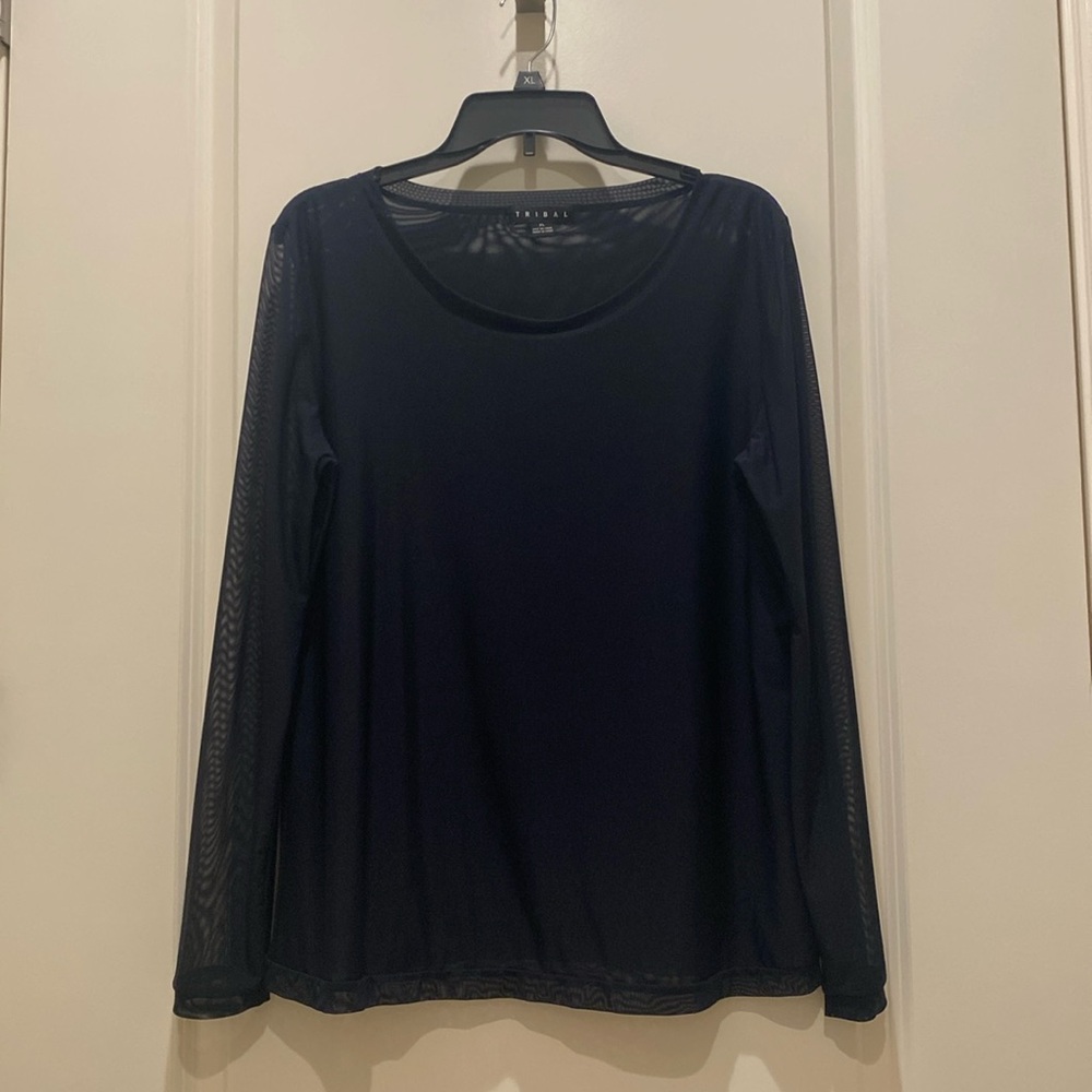 TRIBAL Long sleeve top. Size XL